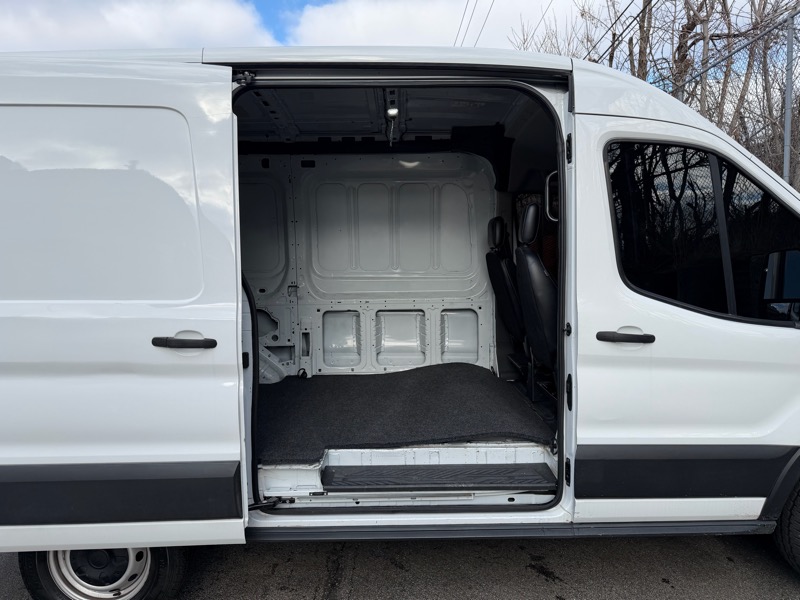 Ford Transit 250 Van Med. Roof w/Sliding Pass. 130-in. WB 2020
