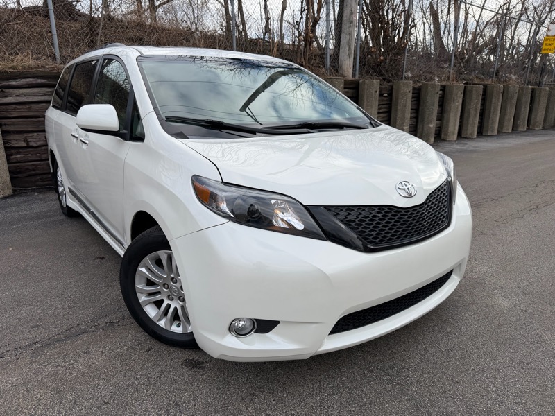 Toyota Sienna  2017