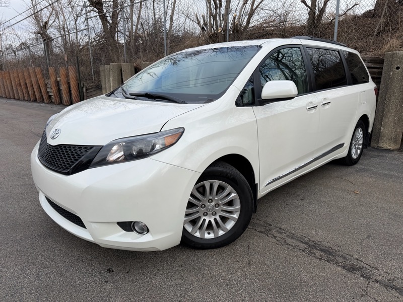 Toyota Sienna  2017
