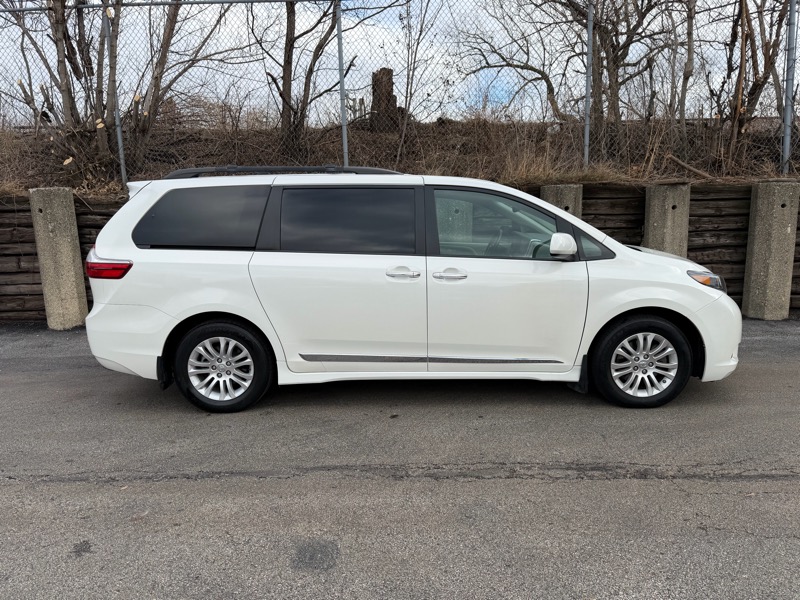 Toyota Sienna  2017