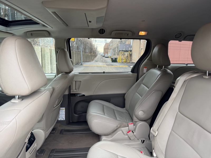 Toyota Sienna  2017
