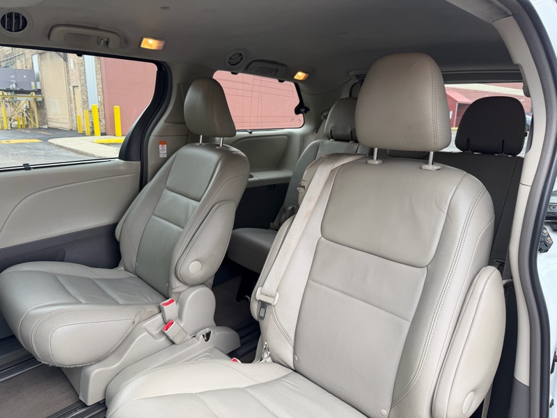 Toyota Sienna  2017