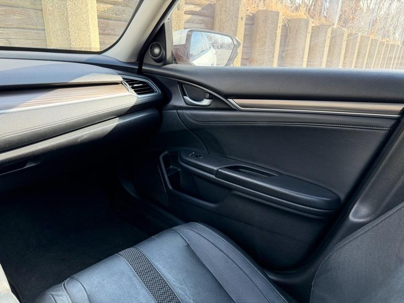 Honda Civic Touring Sedan CVT 2019