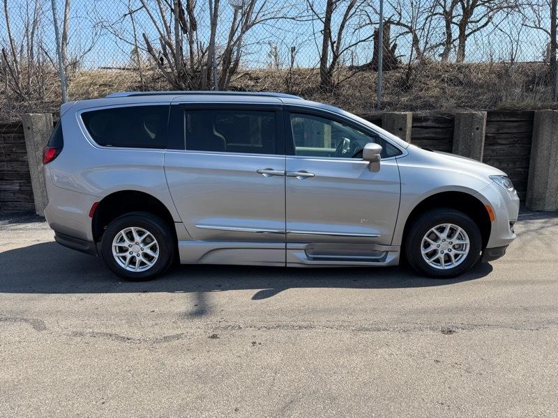Chrysler Pacifica Touring-L 2020