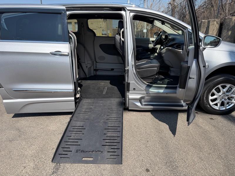 Chrysler Pacifica Touring-L 2020