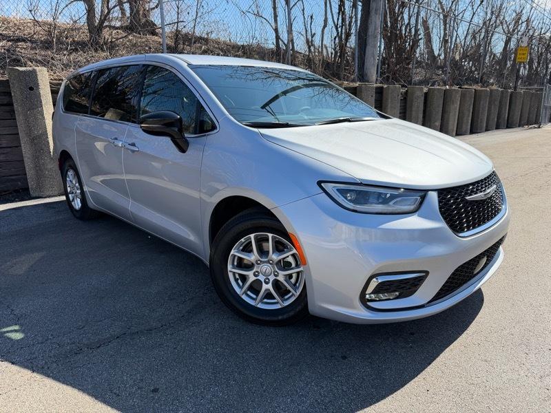 Chrysler Pacifica Select 2026