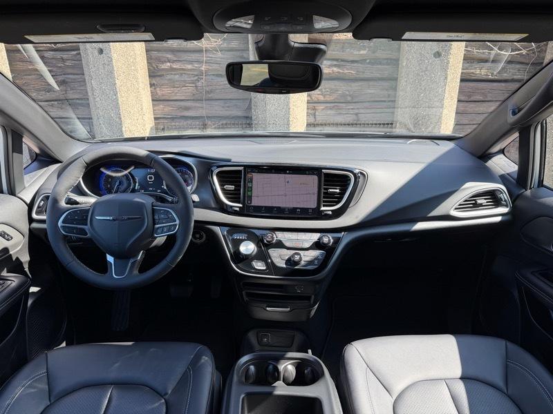 Chrysler Pacifica Select 2026