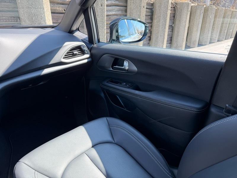 Chrysler Pacifica Select 2026