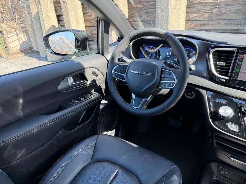 Chrysler Pacifica Select 2026