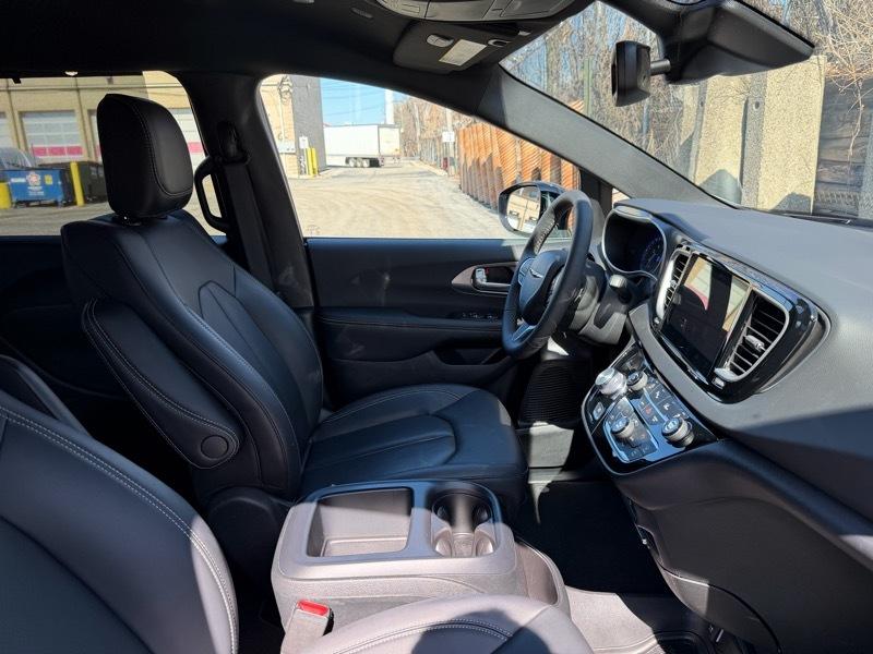 Chrysler Pacifica Select 2026