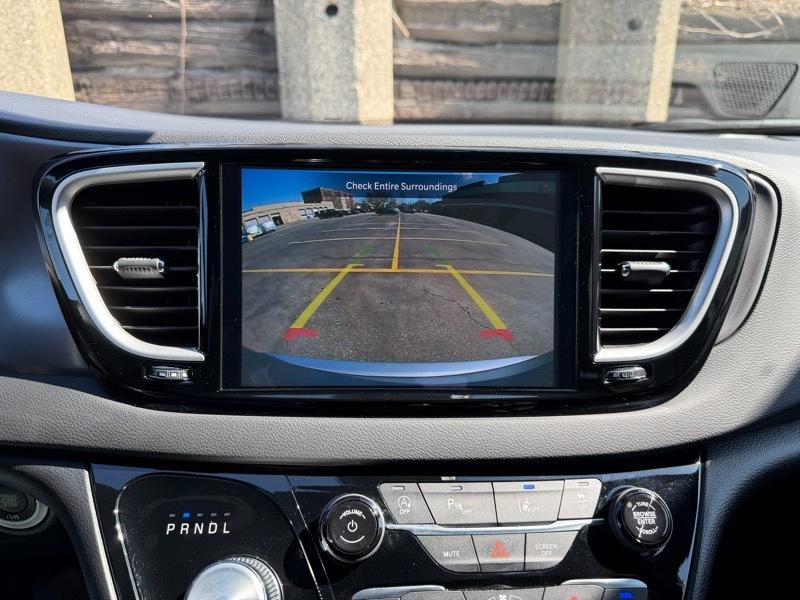 Chrysler Pacifica Select 2026