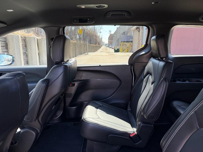 Chrysler Pacifica Select 2026