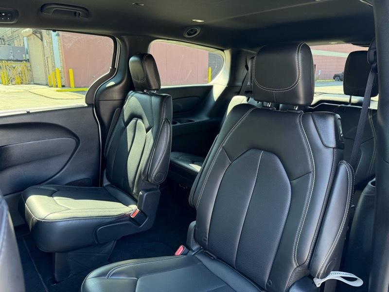 Chrysler Pacifica Select 2026