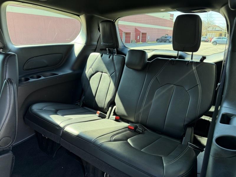 Chrysler Pacifica Select 2026