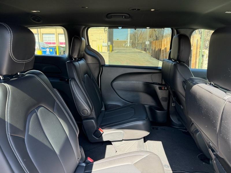 Chrysler Pacifica Select 2026