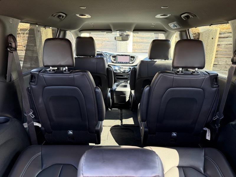 Chrysler Pacifica Select 2026