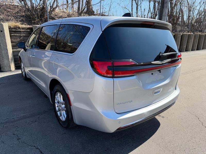 Chrysler Pacifica Select 2026