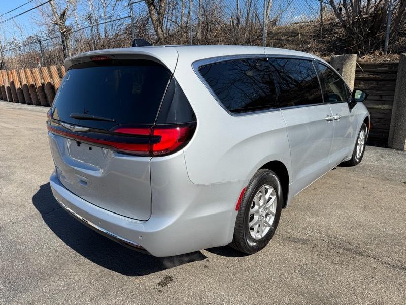 Chrysler Pacifica Select 2026