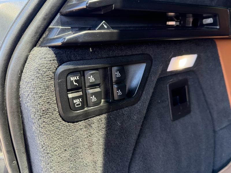 BMW X7 xDrive40i Sports Activity Vehicle 2020