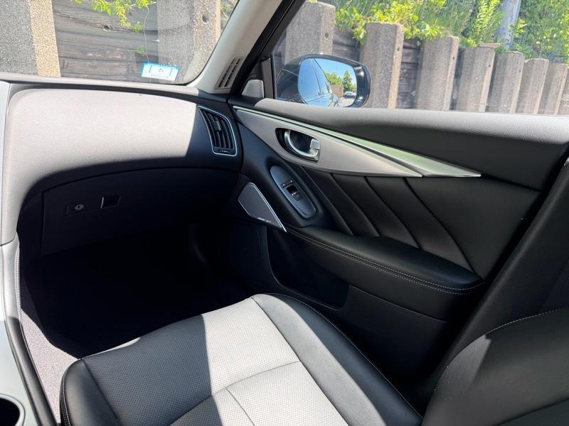 Infiniti Q50 3.0t LUXE AWD 2022