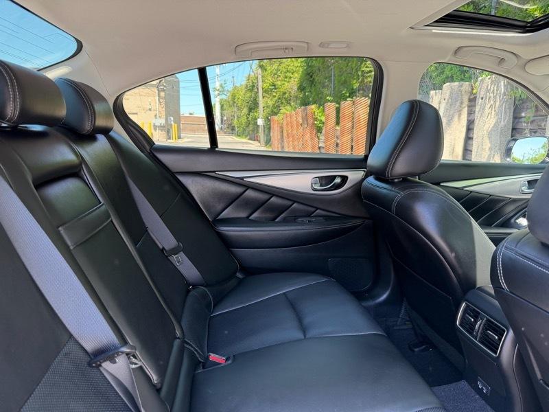 Infiniti Q50 3.0t LUXE AWD 2022