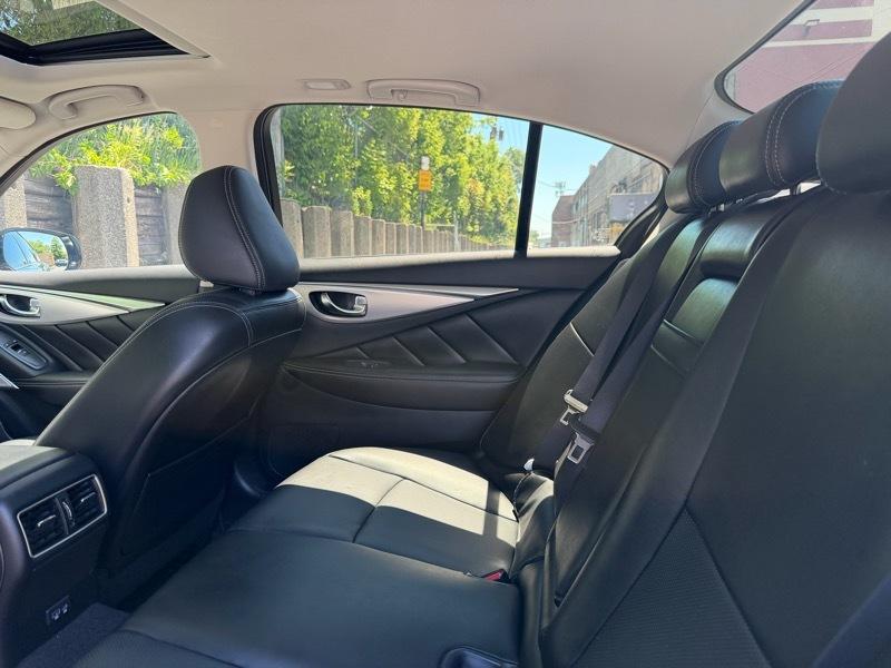 Infiniti Q50 3.0t LUXE AWD 2022