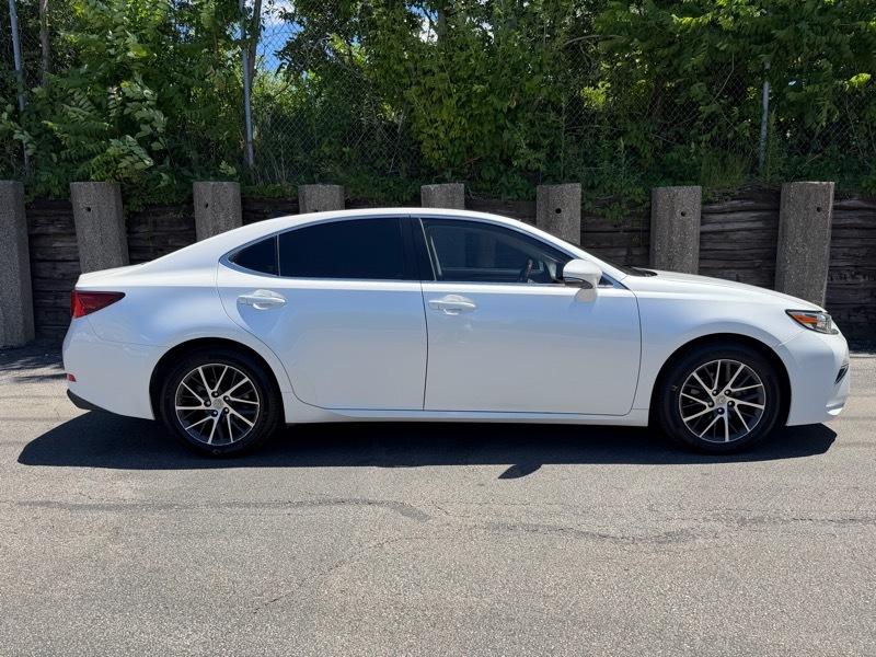 Lexus ES 350 Sedan 2016