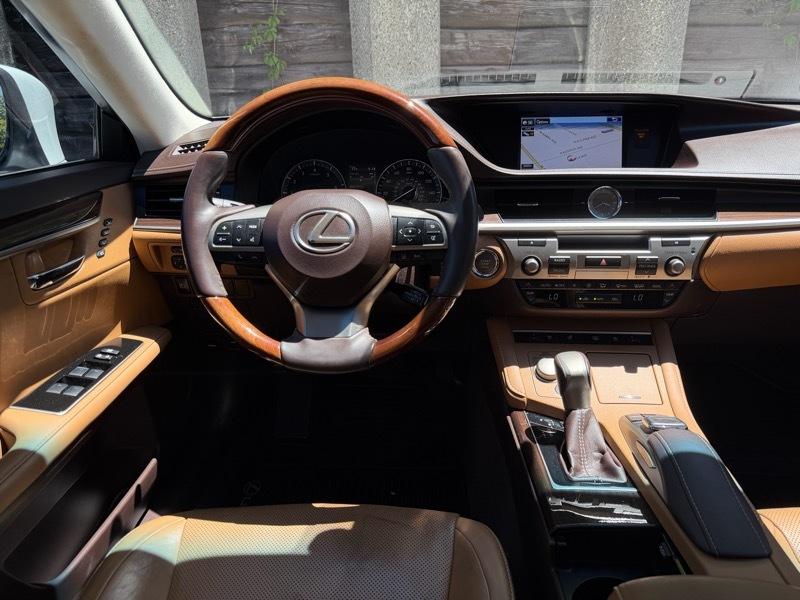 Lexus ES 350 Sedan 2016
