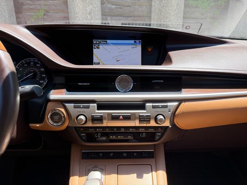 Lexus ES 350 Sedan 2016