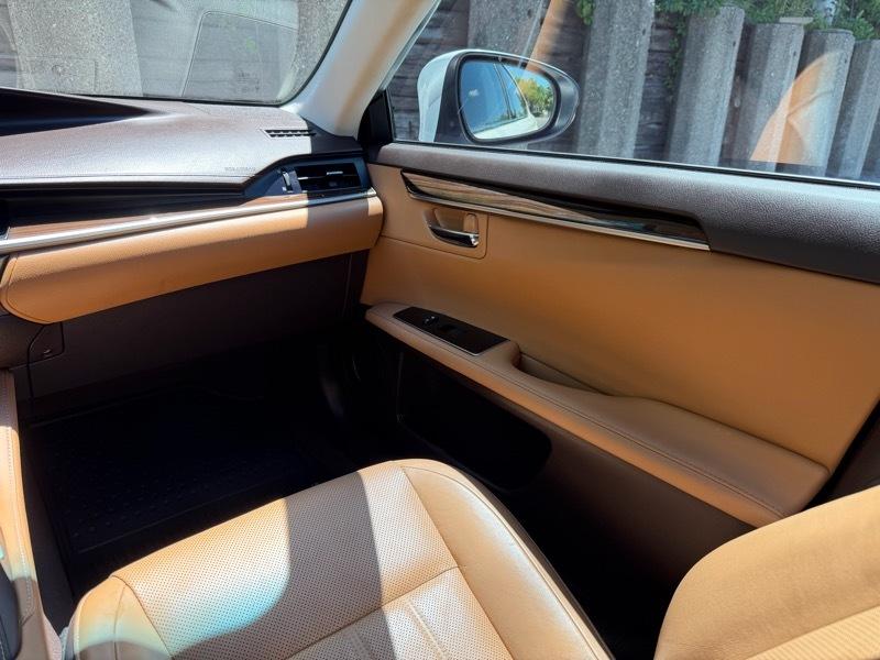 Lexus ES 350 Sedan 2016