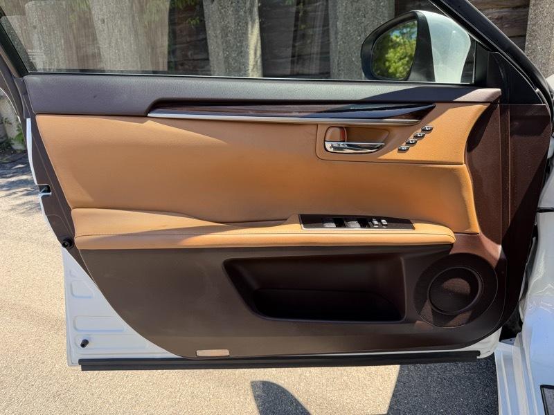 Lexus ES 350 Sedan 2016