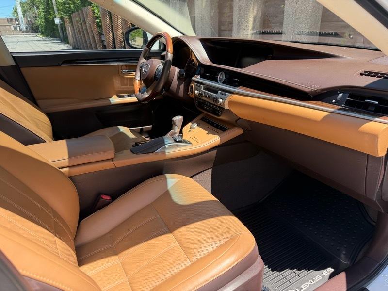 Lexus ES 350 Sedan 2016