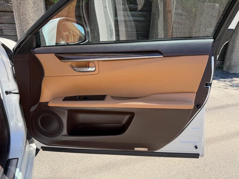 Lexus ES 350 Sedan 2016