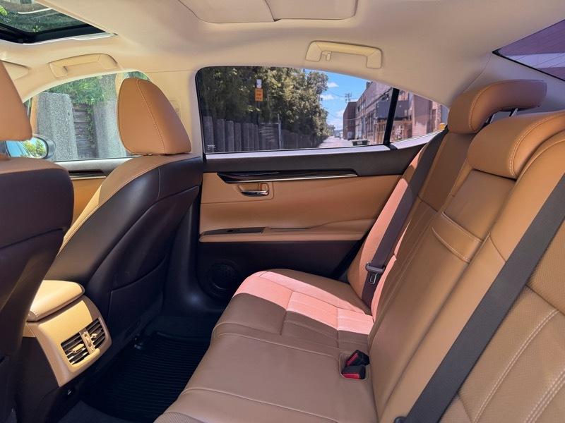 Lexus ES 350 Sedan 2016