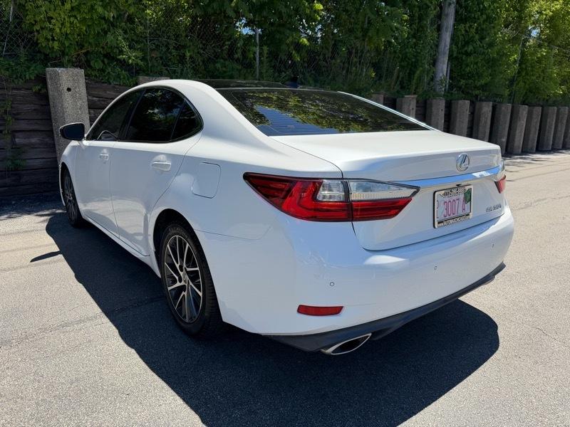 Lexus ES 350 Sedan 2016