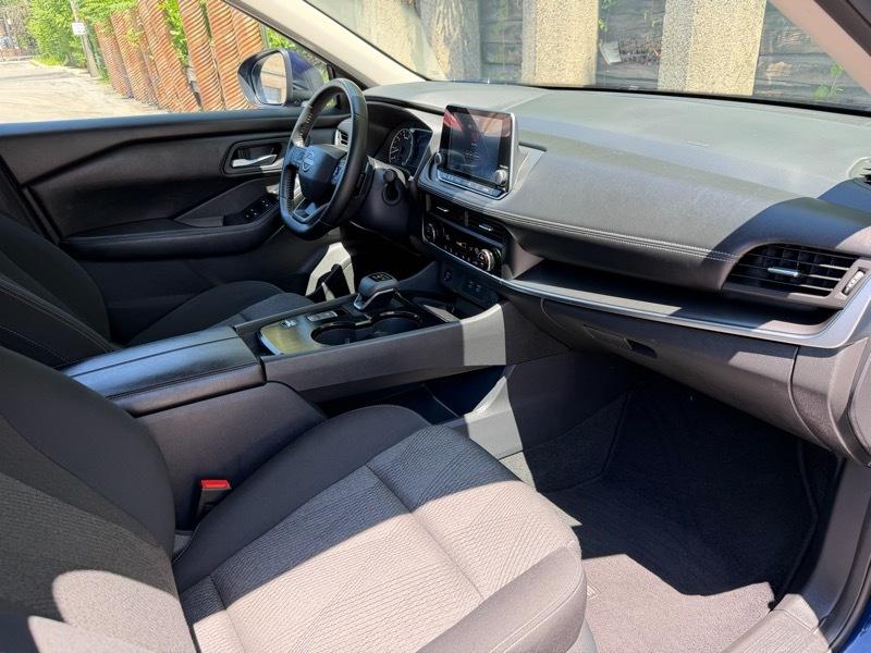 Nissan Rogue SV 2025