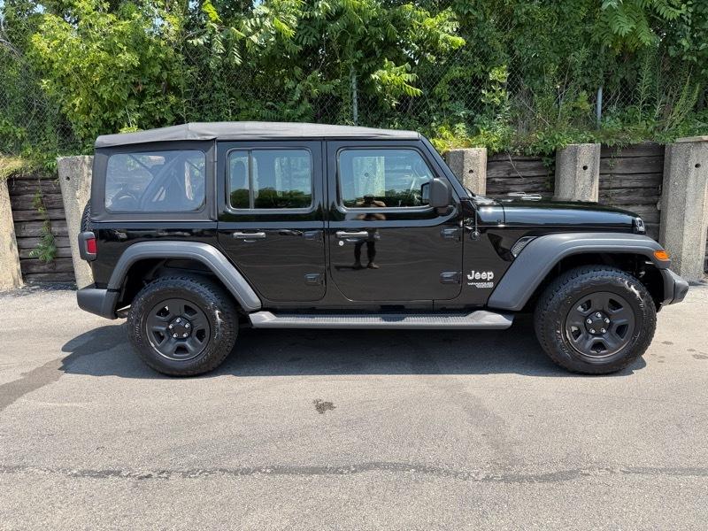 Jeep Wrangler Unlimited Sport 2018