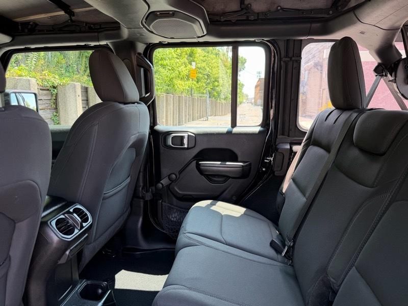 Jeep Wrangler Unlimited Sport 2018