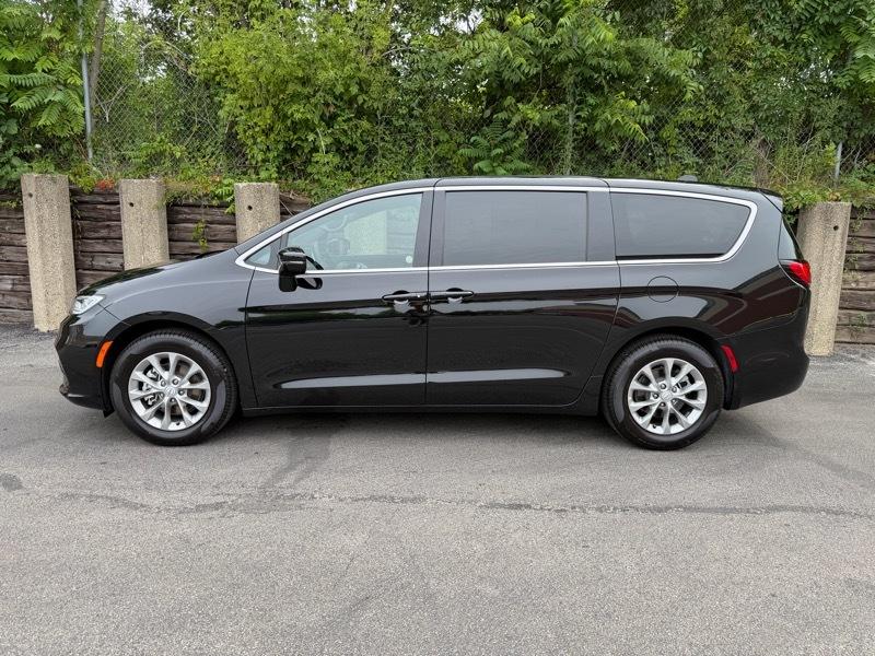 Chrysler Pacifica Limited 2026