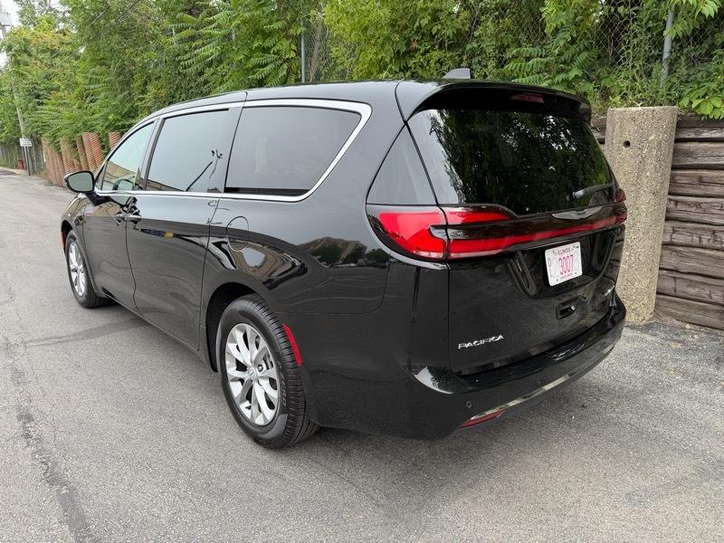 Chrysler Pacifica Limited 2026