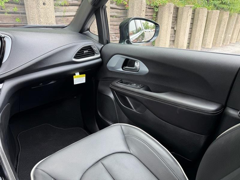 Chrysler Pacifica Limited 2026