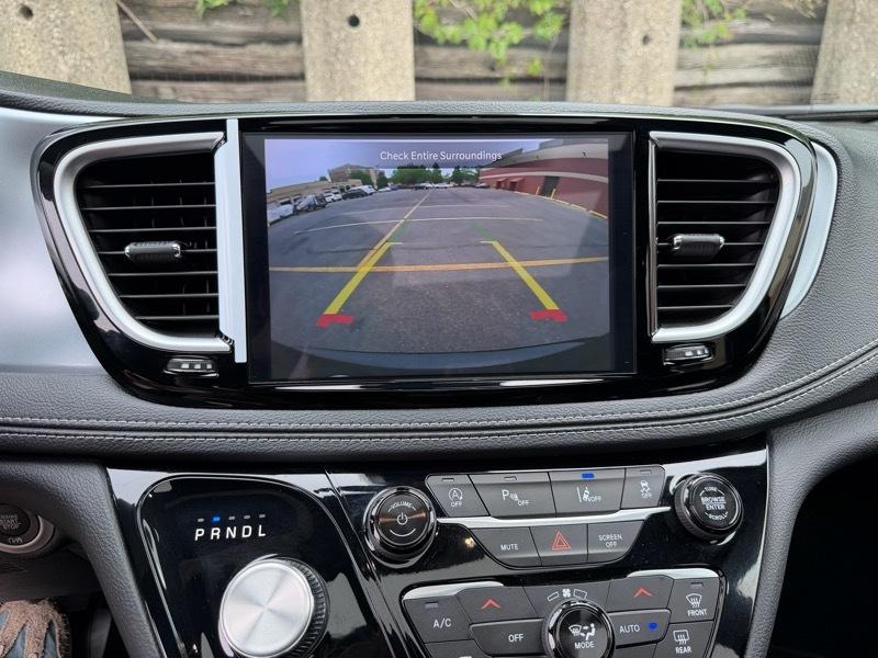 Chrysler Pacifica Limited 2026