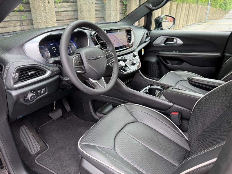 Chrysler Pacifica Limited 2026