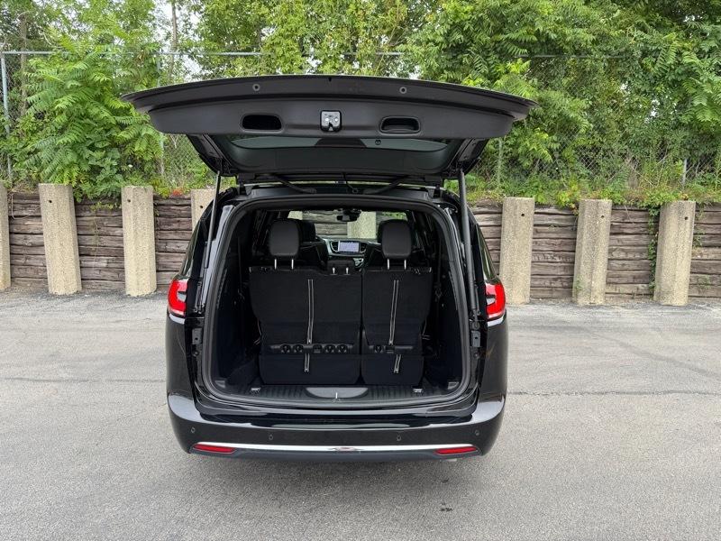 Chrysler Pacifica Limited 2026