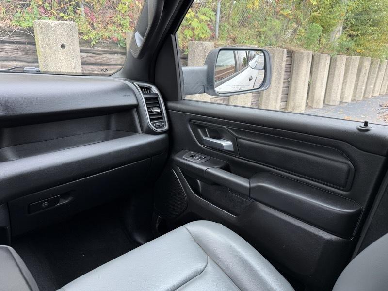 RAM 1500 Tradesman Quad Cab 4WD 2025