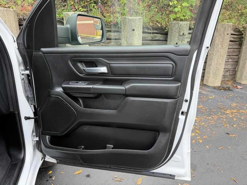 RAM 1500 Tradesman Quad Cab 4WD 2025