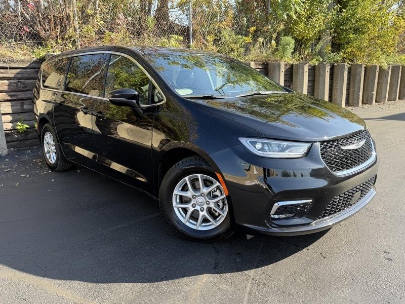 Chrysler Pacifica Select 2025