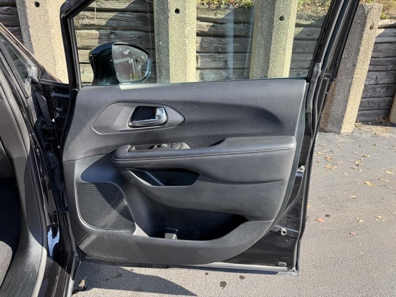 Chrysler Pacifica Select 2025