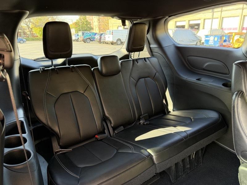 Chrysler Pacifica Select 2025