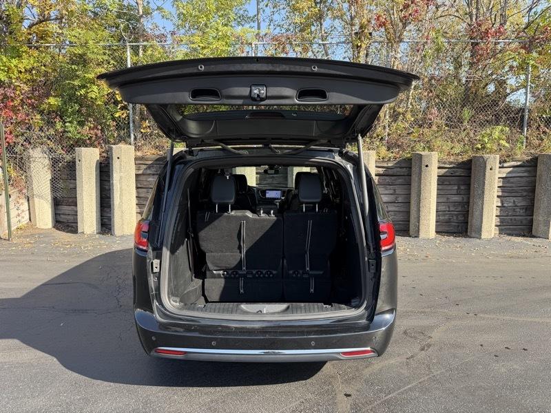 Chrysler Pacifica Select 2025
